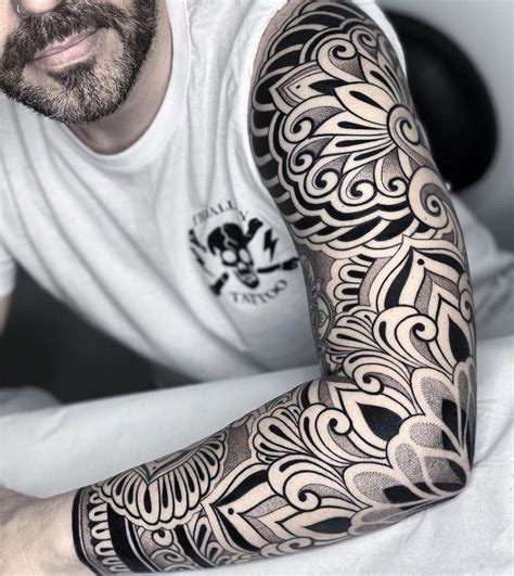 brazo hombre tatuado|tatuajes de brazo entero.